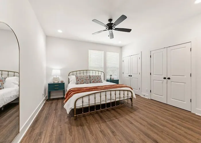 Holiday home C'est Bon House/2 King Beds*cajun Luxury*coffee *